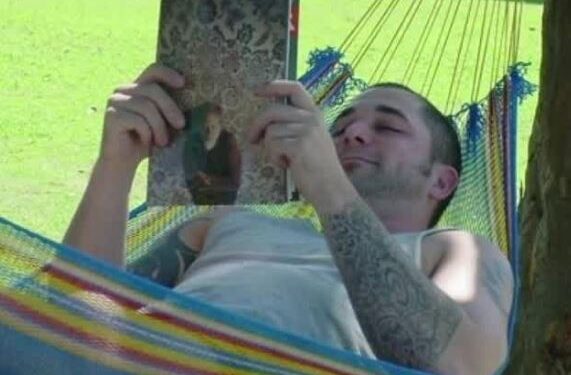 Milwaukee man jailed overseas coming home