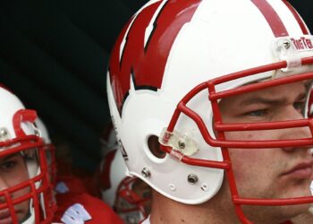 Joe Thomas makes College Football Hall of Fame