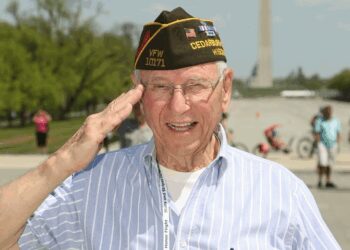 WTMJ Cares: Korea veteran Glenn Dohrmann