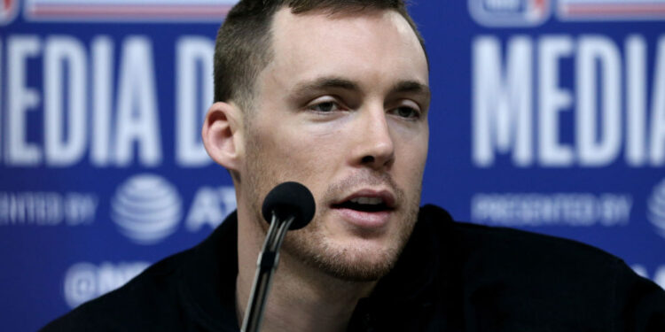 Antetokounmpo breaks into Connaughton’s live press conference ‘he’s going to win’ [VIDEO]