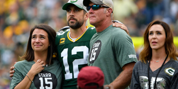 Favre: Rodgers ‘will finish (career) somewhere else’