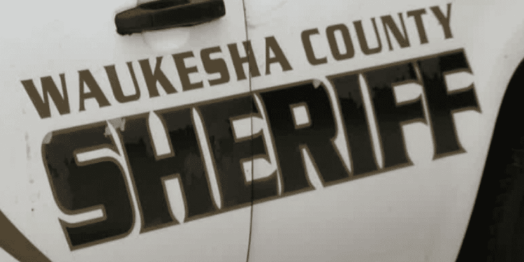 One dead after single vehicle crash in Waukesha County