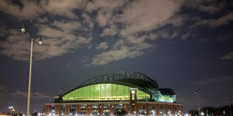 Milwaukee lit up on 414 Day [PHOTOS]