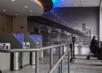 Banks, credit unions adapt to social distancing [WTMJ Roundtable]