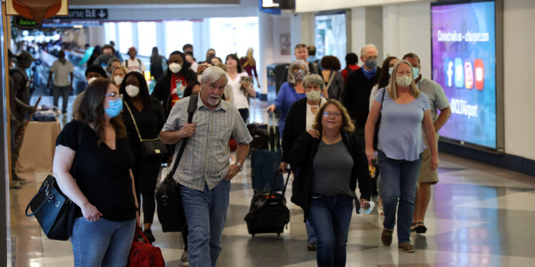 Airlines help protect people against coronavirus, but passengers should take own precautions [WTMJ Roundtable]