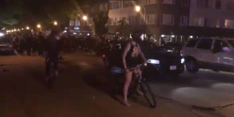 Peaceful protests continue until nearly 3 a.m. in Milwaukee