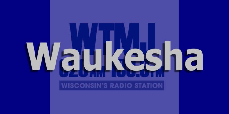 Suspect dead, officer injured in Waukesha standoff