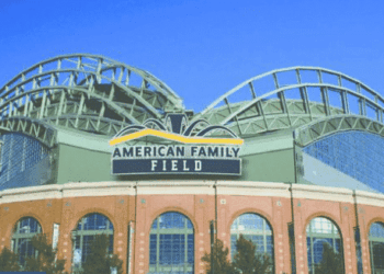 First look at American Family Field Marquee arriving to the ballpark [PHOTOS]
