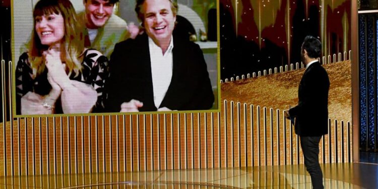 Mark Ruffalo wins, Jodie Foster thanks Aaron Rodgers at Golden Globe Awards