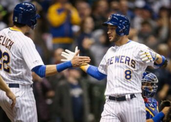 WATCH: Ryan Braun presents Yelich ‘Diamond Club Award,’ jokingly adds ‘just barely made it’ [VIDEO]