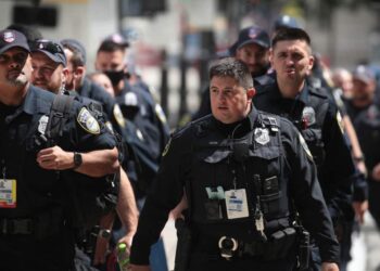 Milwaukee’s Fire and Police Commission votes unanimously for complete chokehold ban for MPD