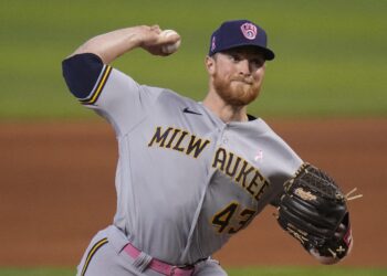 Brewers win 2-1 in Extra Innings over the Marlins