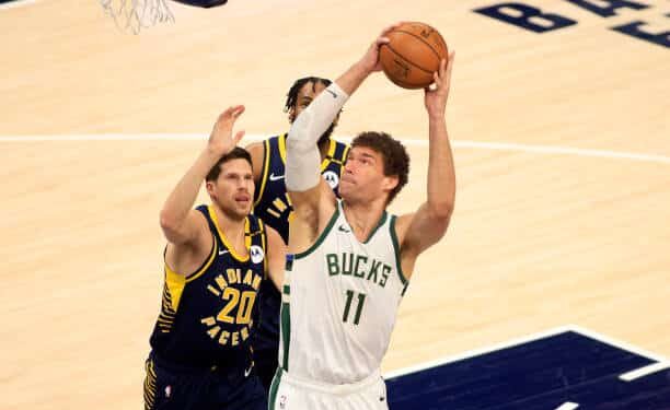 Lopez Not Listening to Noise