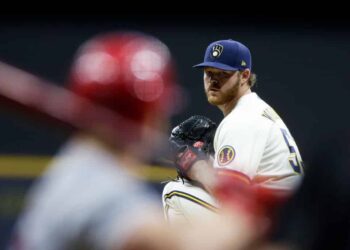 Brewers fall to Cards 2-1; magic number stays put at 3