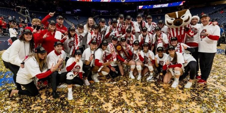 LISTEN: Badgers volleyball coach Kelly Sheffield joins Wisconsin’s Afternoon News