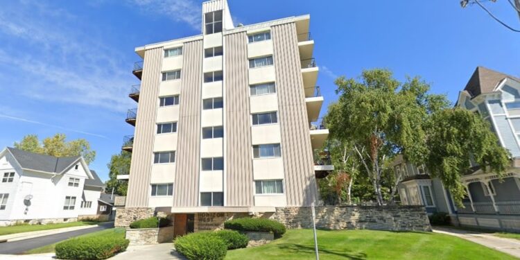 Condo building evacuated in Waukesha; deemed ‘uninhabitable’