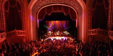 Several Milwaukee restaurants, venues canceling New Year’s Eve plans due to COVID