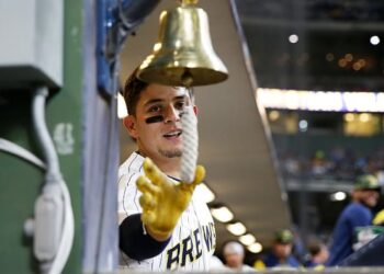 Ring the bell! The Brewers roll past the Nationals, 5-1