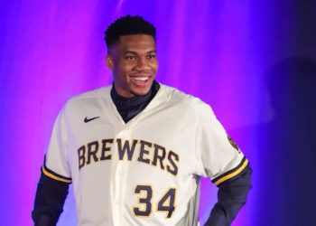 Brewers partner with Northwestern Mutual on jersey patch - WTMJ