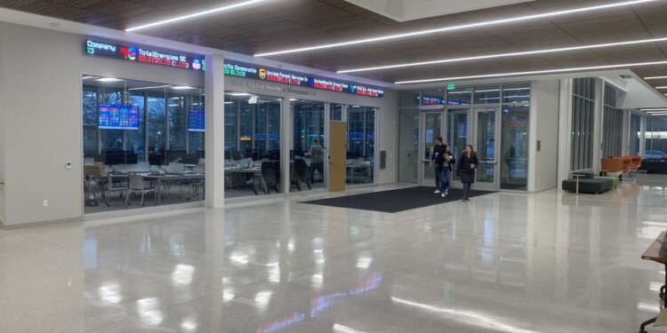 Brand-new Marquette Business School building opens to students