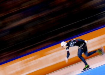 HEERENVEEN, NETHERLANDS - MARCH 05: Jordan Stolz of United States of America competes in the 1500m Men race during the ISU World Speed Skating Championships at Thialf Ice Rink on March 05, 2023 in Heerenveen, Netherlands. (Photo by Dean Mouhtaropoulos/Getty Images)