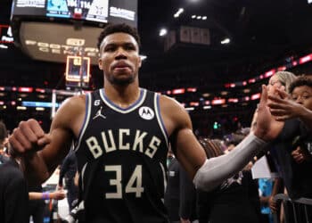 Bucks rout Magic 139-117, extend winning streak to 16 games