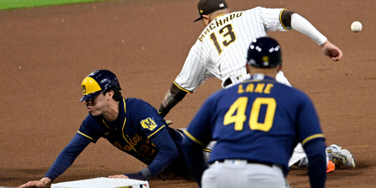 Brewers win 4-3 through 10 innings against the Padres
