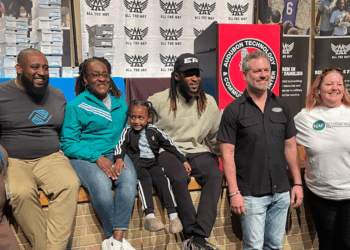 Aaron Jones Visits Milwaukee, Discusses the Importance of Education with Local Students