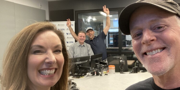 Guitarist Willy Porter Joins Wisconsin’s Afternoon News