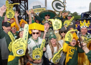 KANSAS CITY, MO - APRIL 28: Green Bay Packers fans celebrate during the second day of the NFL Draft on April 28, 2023 at Union Station in Kansas City, MO. (Photo by Scott Winters/Icon Sportswire via Getty Images)
