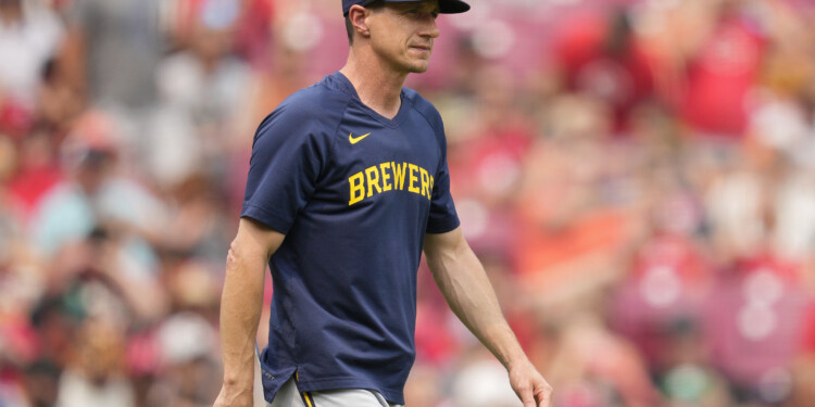 Brewers manager talks Tellezes’ “freak accident,” Miley’s injury management