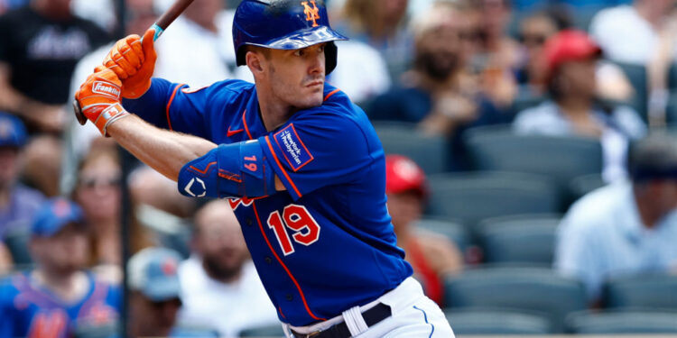 Brewers trade for Mark Canha