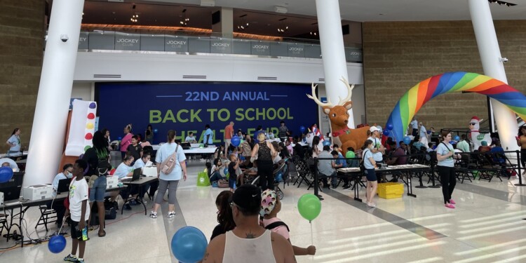 Milwaukee health leaders prioritize children ‘Back to School Health Fair’ in Deer District