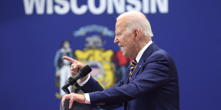 Biden touts manufacturing jobs during visit to Milwaukee