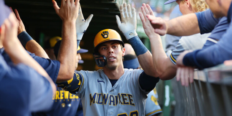 Christian Yelich hits leadoff homer as Milwaukee Brewers beat Chicago Cubs 6-2 for 9th straight win