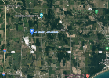 Pilot dies after crash in eastern Wisconsin