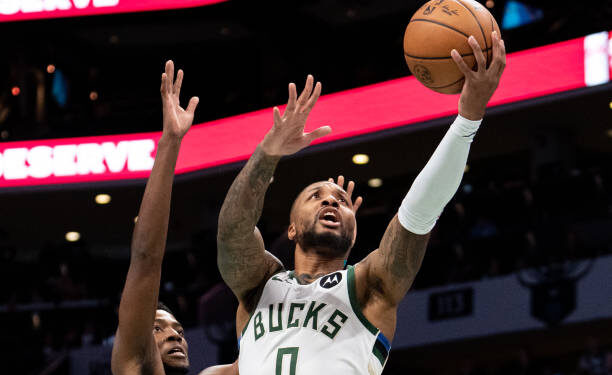 Bucks In 6 Minutes: Lillard scores 27, leads three-point barrage in blowout win over Hornets