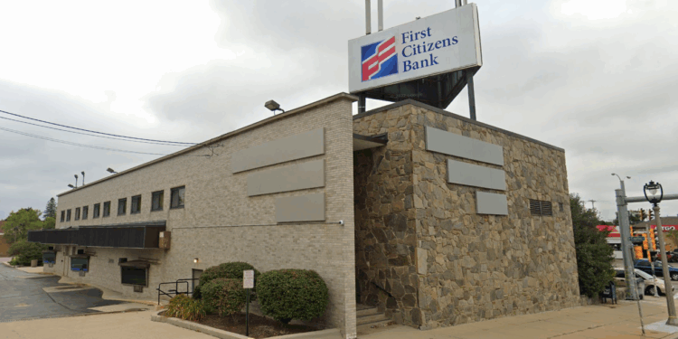 Milwaukee Midtown voting center may move down the street