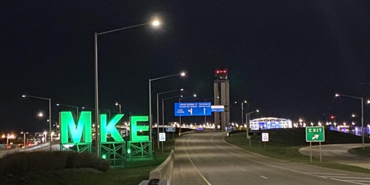 Milwaukee Mitchell International Airport, night