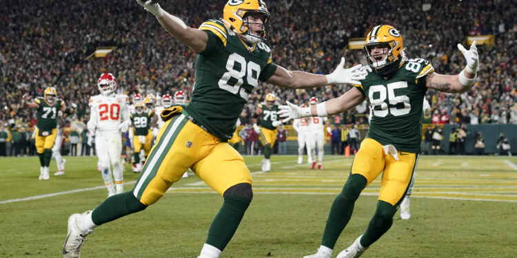 Jordan Love throws 3 TD passes, Packers beat Chiefs 27-19 for 3rd straight win