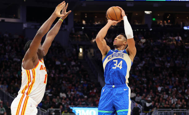 Bucks In 6 Minutes: Giannis posts triple-double as Bucks outlast Hawks 132-121 (12/2/23)