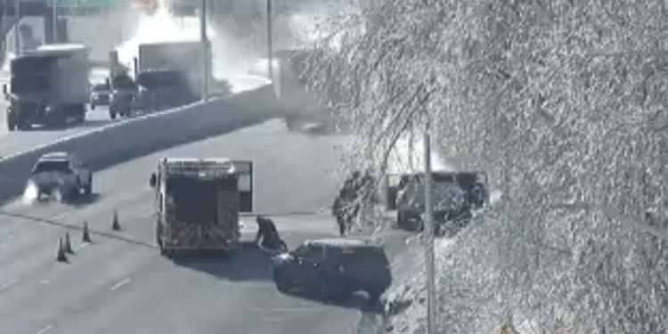 Milwaukee Traffic Alert: I-43 south blocked for crash + southbound I-41/894 cleared from fire