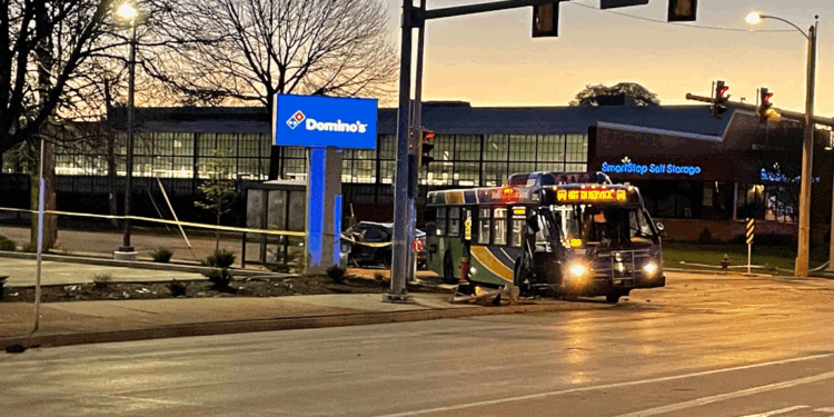 One dead, seven injured after crash on Milwaukee’s north side