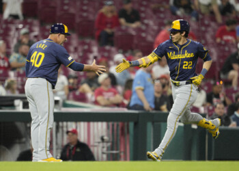 Is Yeli back, Turang’s quantum leap, and an underrated defender | Dom’s in-season Brewers Notebook