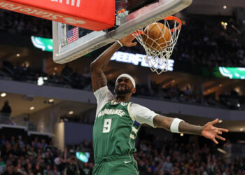 Bucks In 6 Minutes: Portis paces Bucks with 30 in 117-99 rout of Magic (4/10/24)