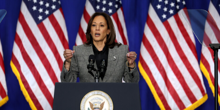 V.P. Kamala Harris’ visit to downtown Milwaukee includes sit-down with comedian DL Hughley