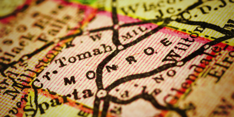 Wisconsin regulators investigating manure spill that caused mile-long fish kill