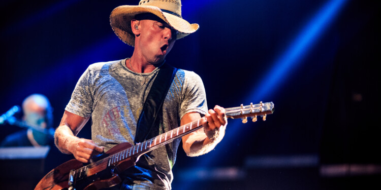 Kenny Chesney to rock AmFam Field… AGAIN