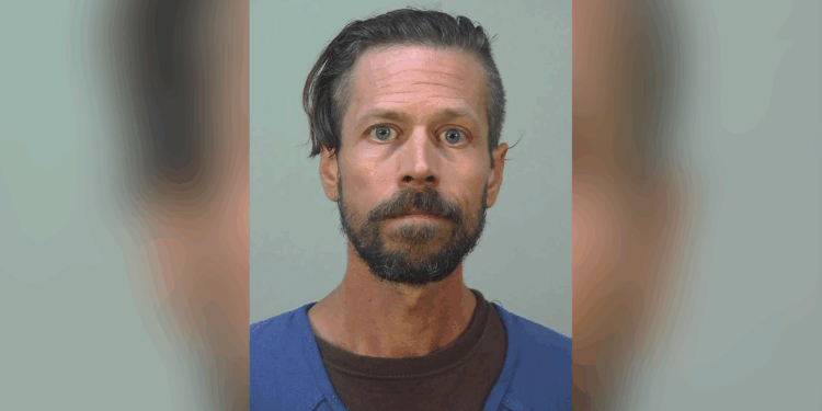 Armed man who demanded to see Wisconsin governor pleads guilty to misdemeanor