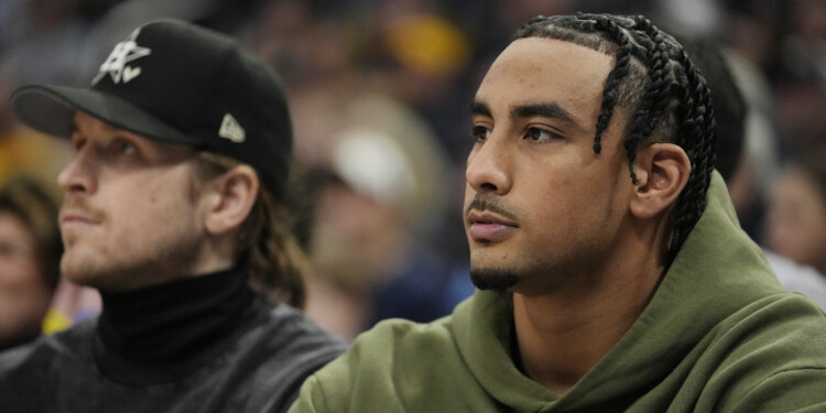 Packers quarterback Jordan Love not practicing at training camp as contract negotiations continue